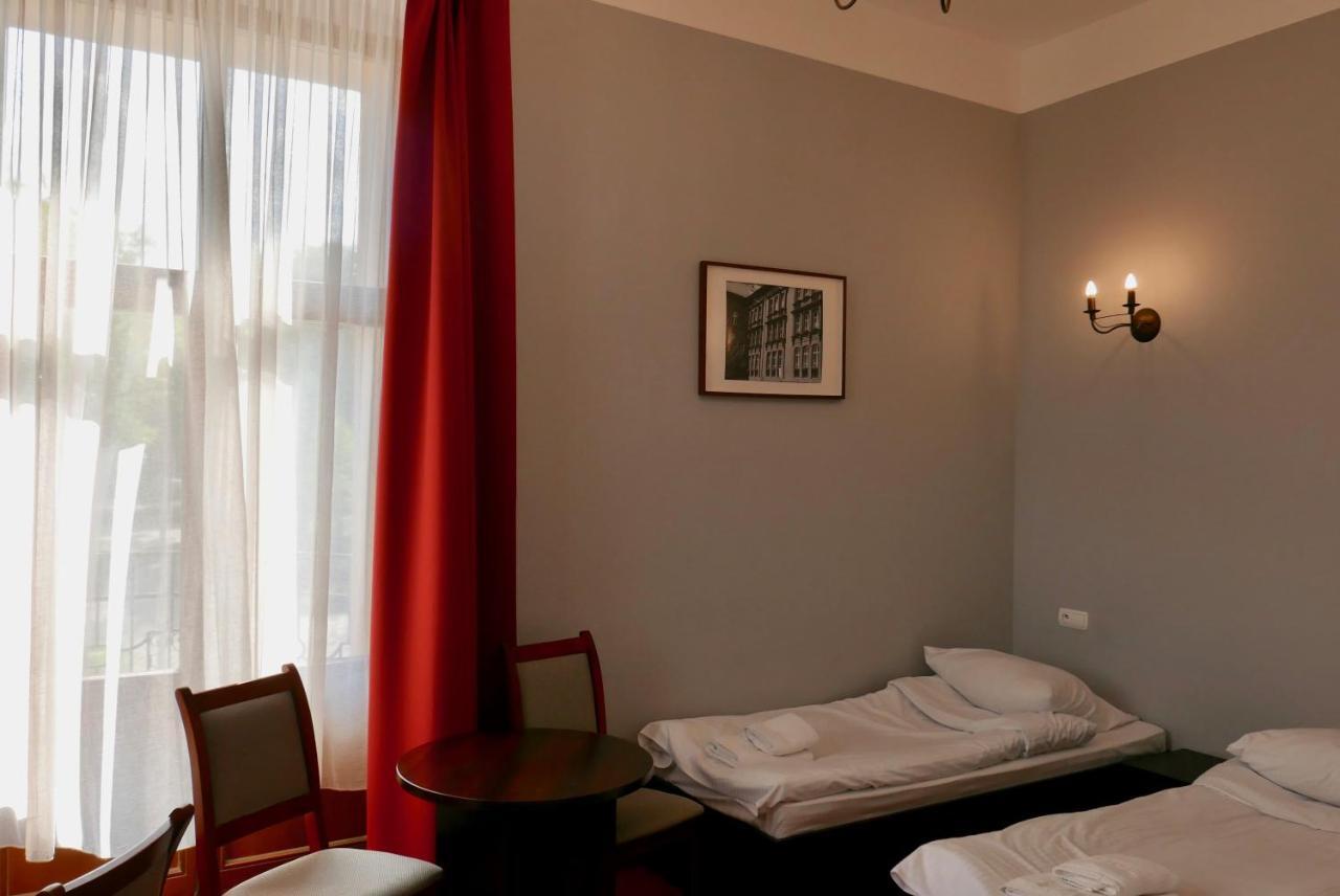 Staromiejski Piwowar Hotel Legnica Exterior photo