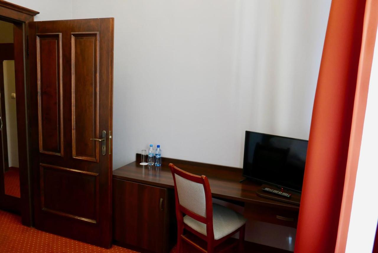 Staromiejski Piwowar Hotel Legnica Exterior photo