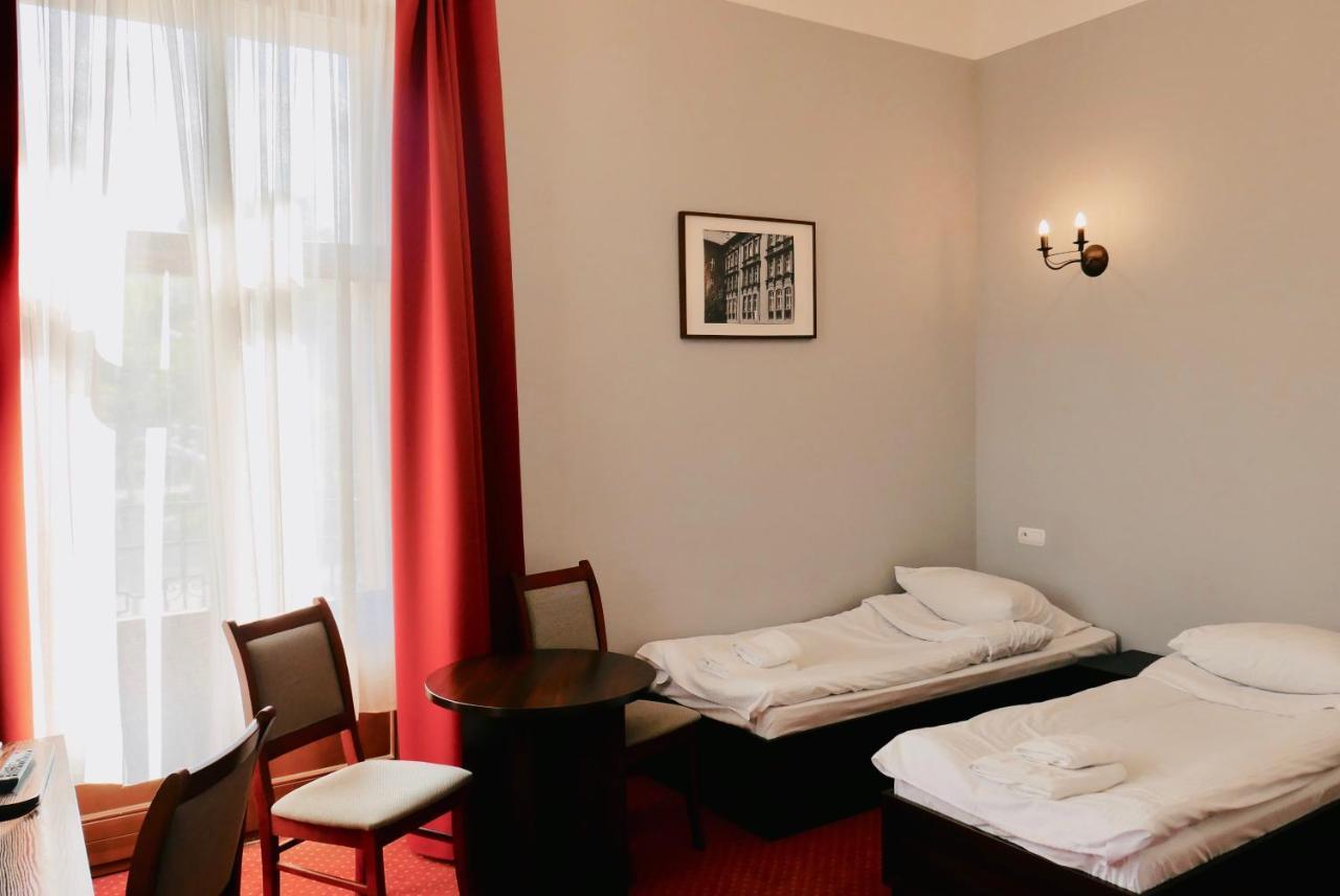 Staromiejski Piwowar Hotel Legnica Exterior photo