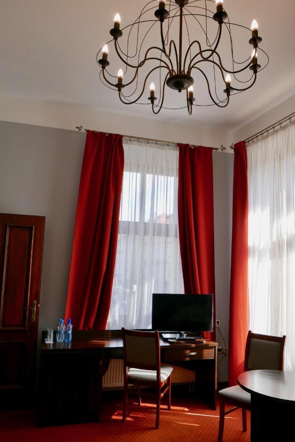 Staromiejski Piwowar Hotel Legnica Exterior photo